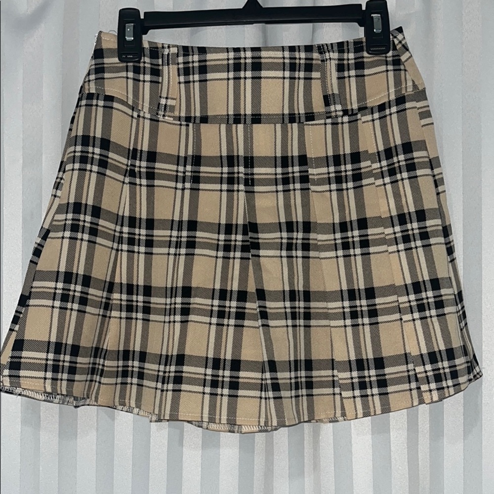 SHEIN Cream and Black Plaid Pleated A-Line Mini Skirt for Casual Wear